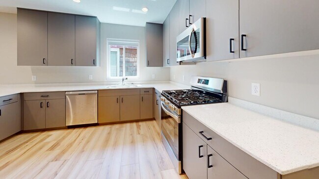 Foto del edificio - 621 11th Ave SE