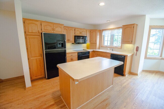 Foto del edificio - 2716 Spyglass Ct NW