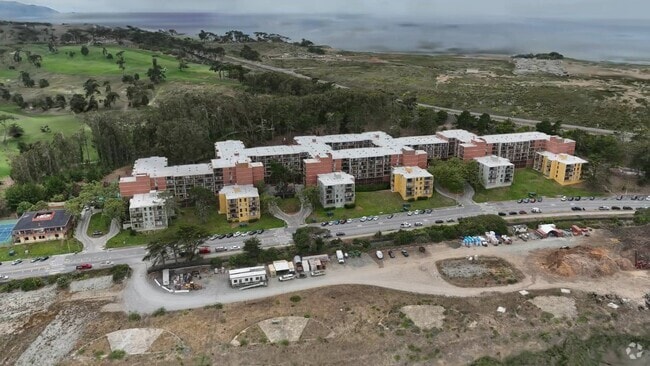  - Lakewood Apartments At Lake Merced
