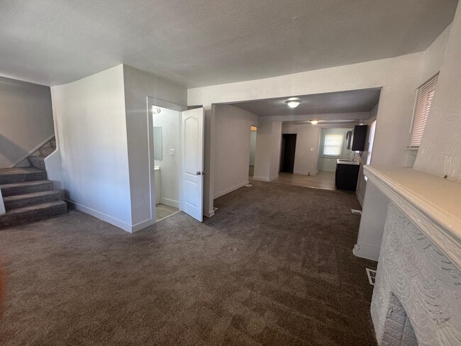 Foto del edificio - 15018 Pinehurst St