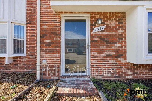 Foto del edificio - 1957 Darnell Dr