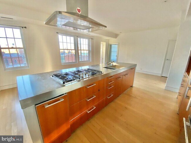 Foto del edificio - 1124 10th St NW