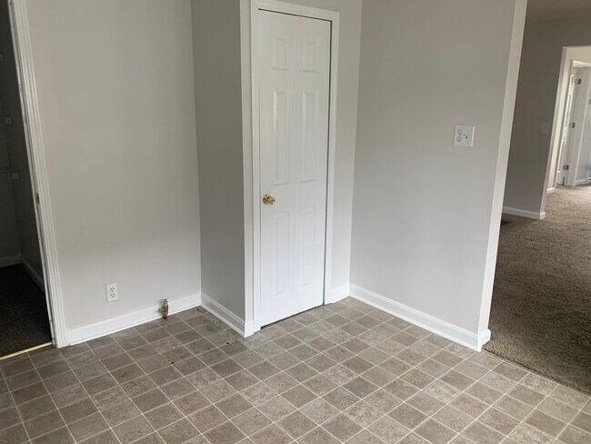 Laundry room - 1205 W Broadway St
