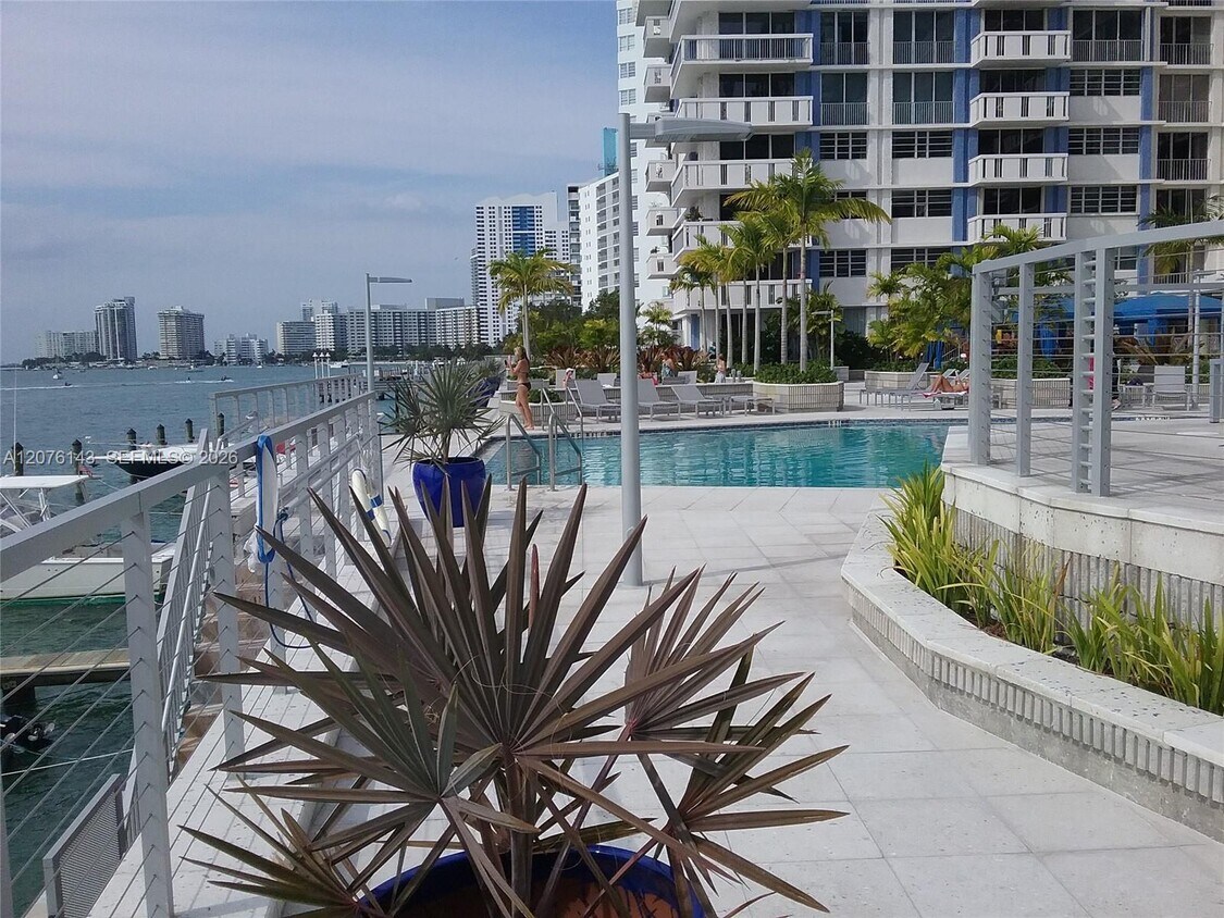 Foto del edificio - 800 West Ave