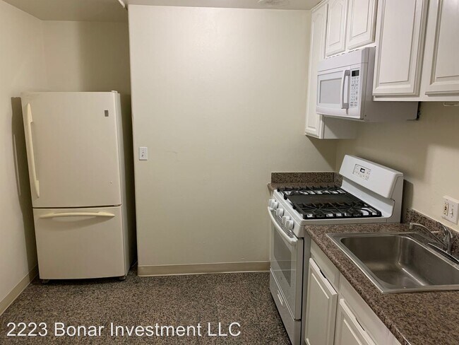 Building Photo - 2223 Bonar St