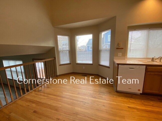 Foto del edificio - 1345 Coolcrest Dr