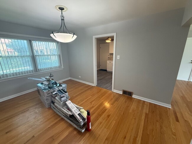 Dining - 10351 Milford St