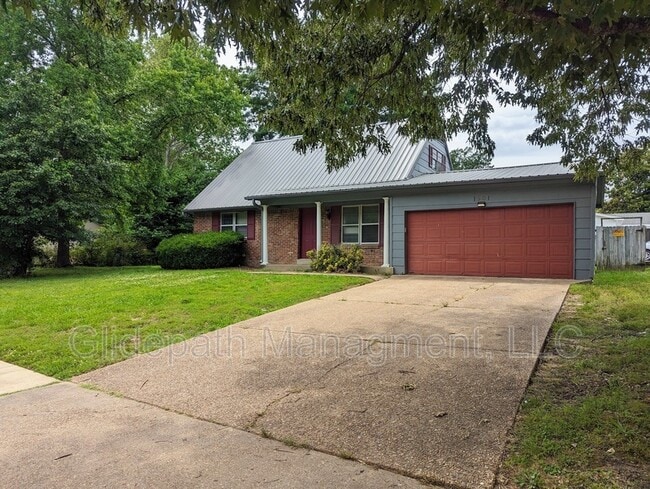 Building Photo - 1501 Broadmoor Rd