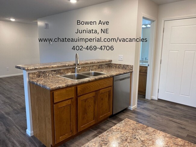 Foto del edificio - 600 N Bowen Ave