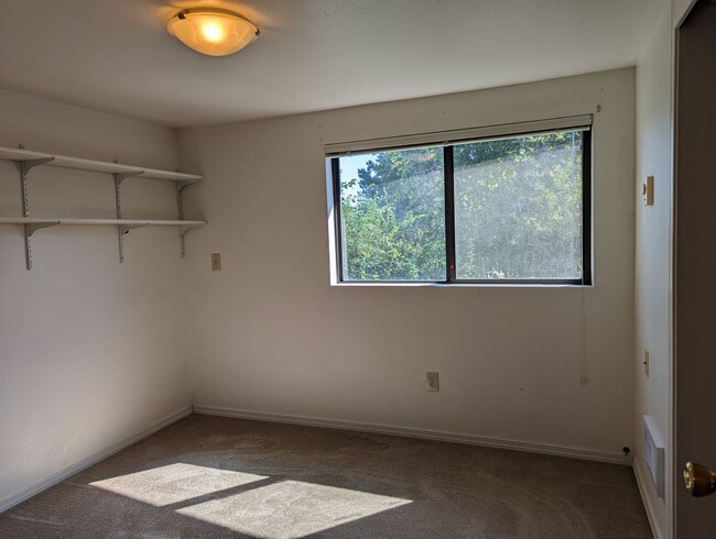 Building Photo - 1 Bedroom Pet-Friendly Casita