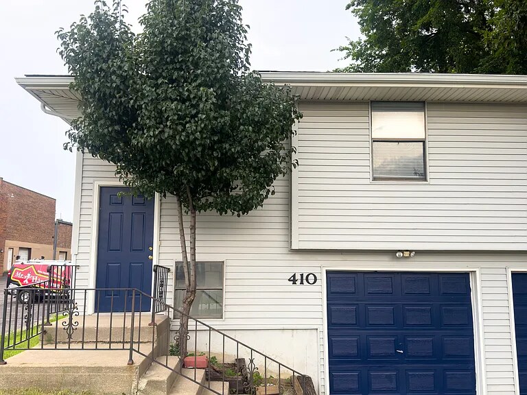 Foto principal - 410 NE 81st St