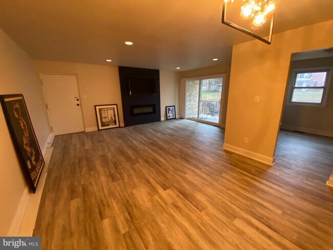 Building Photo - 339 Homeland Southway