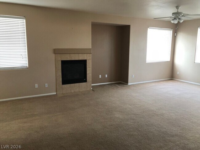 Building Photo - 706 Aloe Yucca Ave