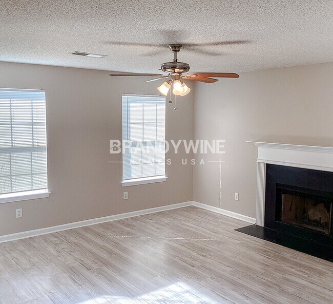 Foto del edificio - One month FREE RENT!!!