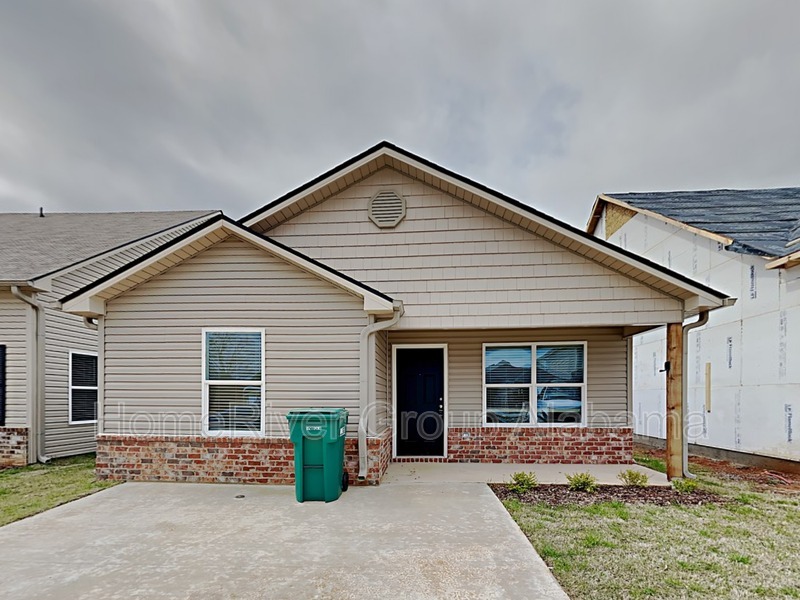 Primary Photo - 12701 Waterbury Dr