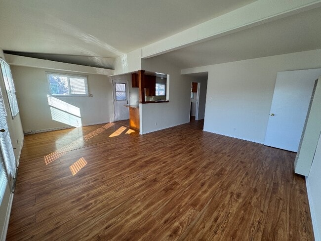 Foto del edificio - 5032 Scott St