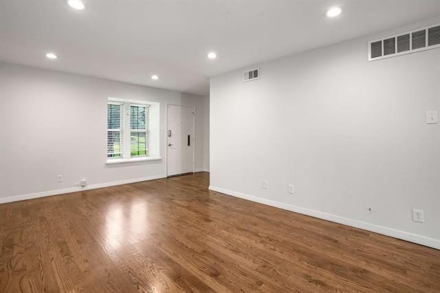 Foto del edificio - 7615 Woodthrush Dr