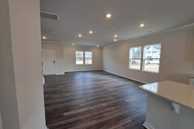 Foto del edificio - Half off second month!  3BR/2.5BA | Newly Renovated Townhome End Unit | Private Patio| In Raleigh!