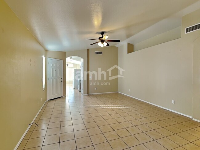 Building Photo - 2127 E Danbury Road