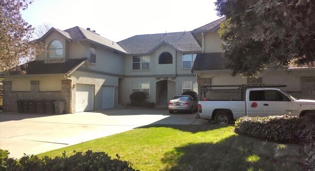 Photo - 122 West Main Avenue Apartments