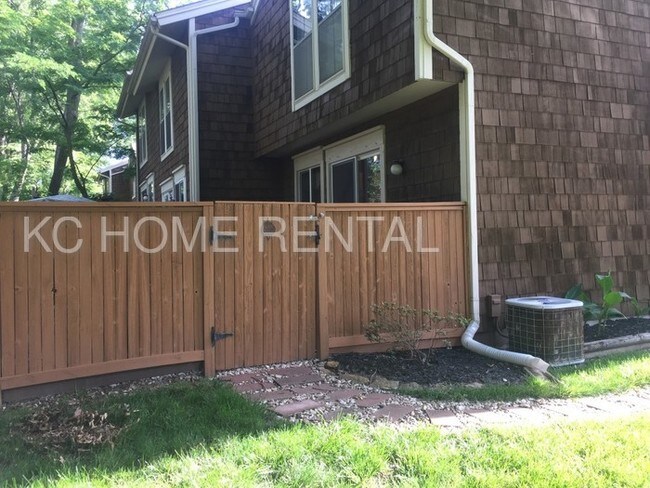 Foto del edificio - GREAT 2B2B TOWNHOME IN LENEXA