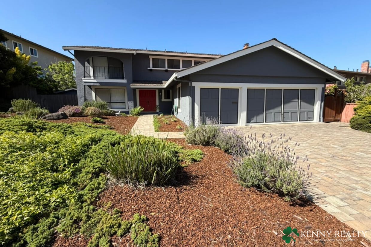 Primary Photo - Large Updated 5 Bedroom Home in San Mateo ...