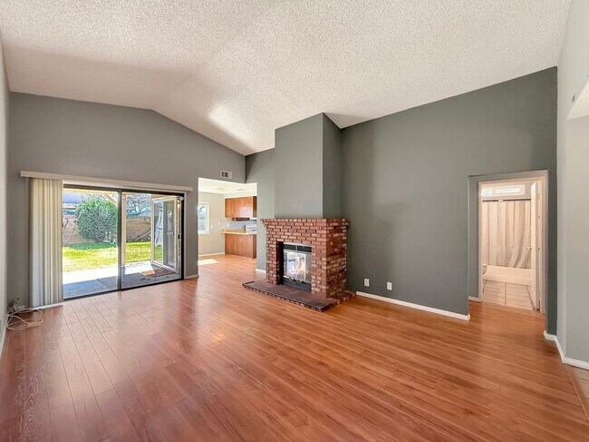 Foto del edificio - 2500 Topaz Ln