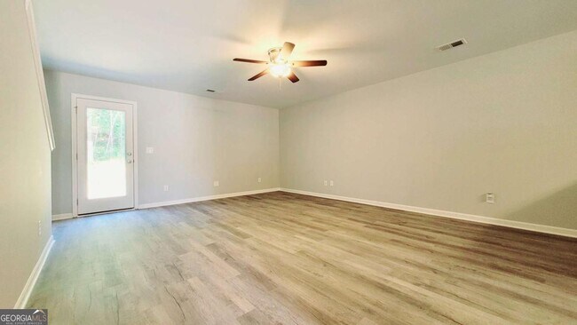 Building Photo - 2566 Piering Dr