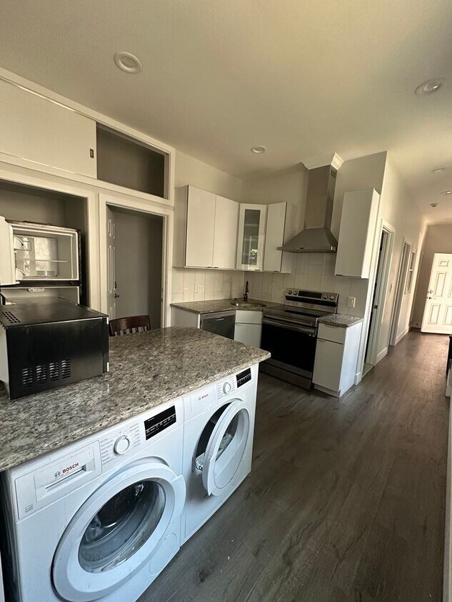 Foto principal - 3809 Baring St