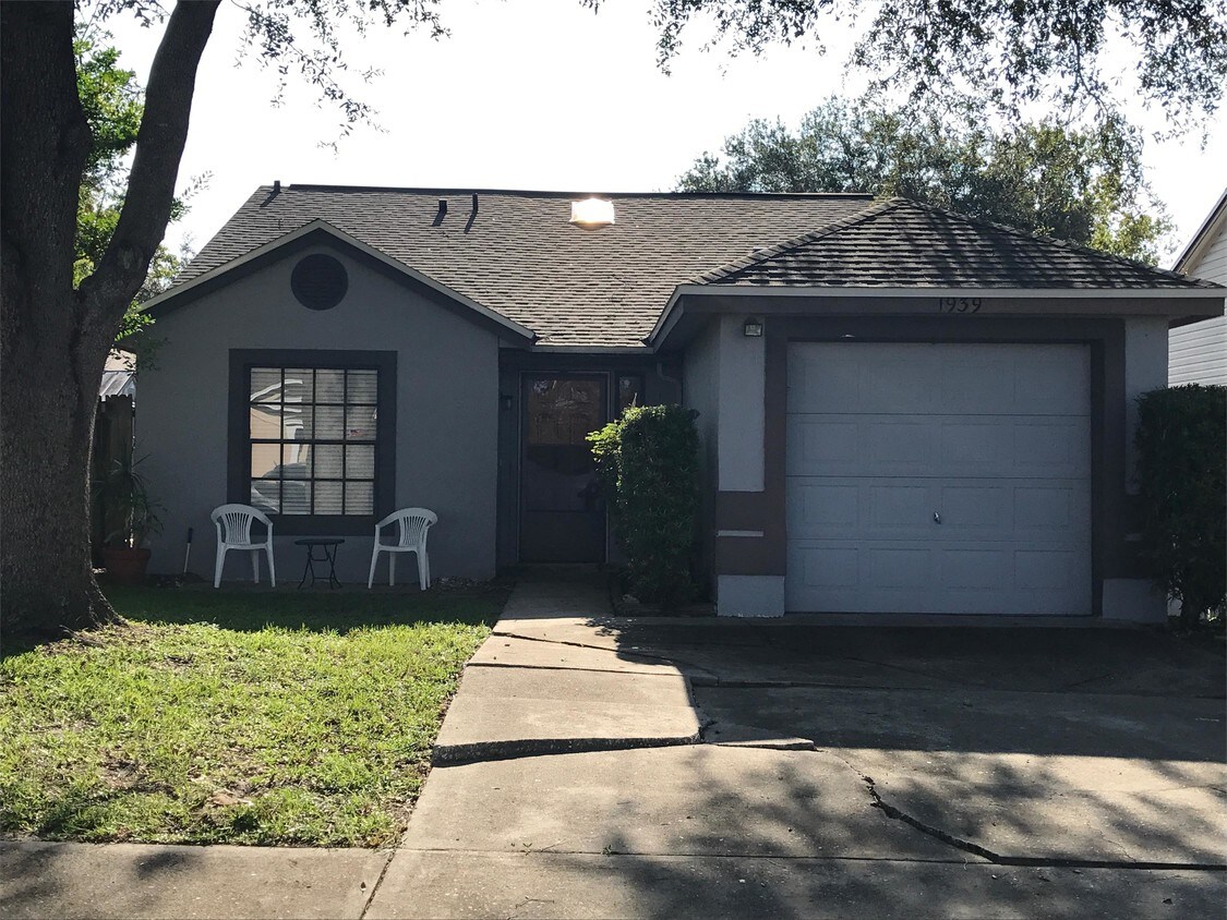 Foto principal - 1939 Sheeler Oaks Dr