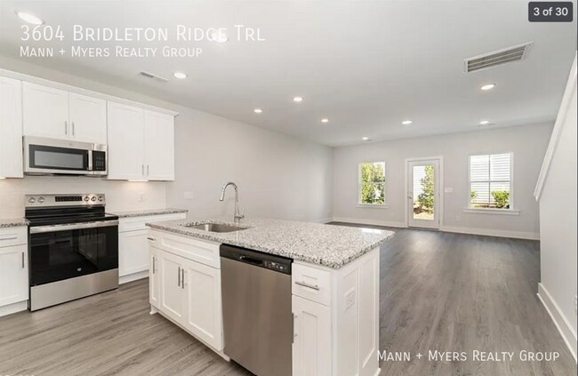 Foto del edificio - 3604 Bridleton Ridge Trail