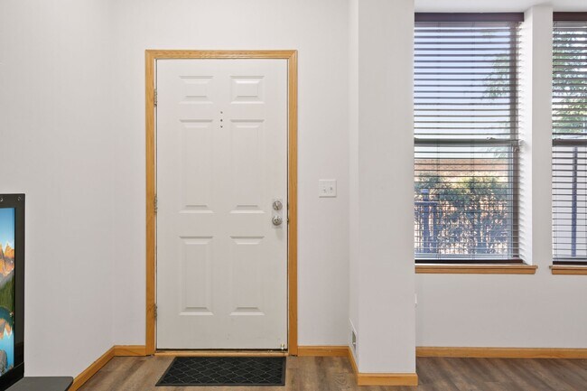 Foto del edificio - 150 E Burnsville Pkwy