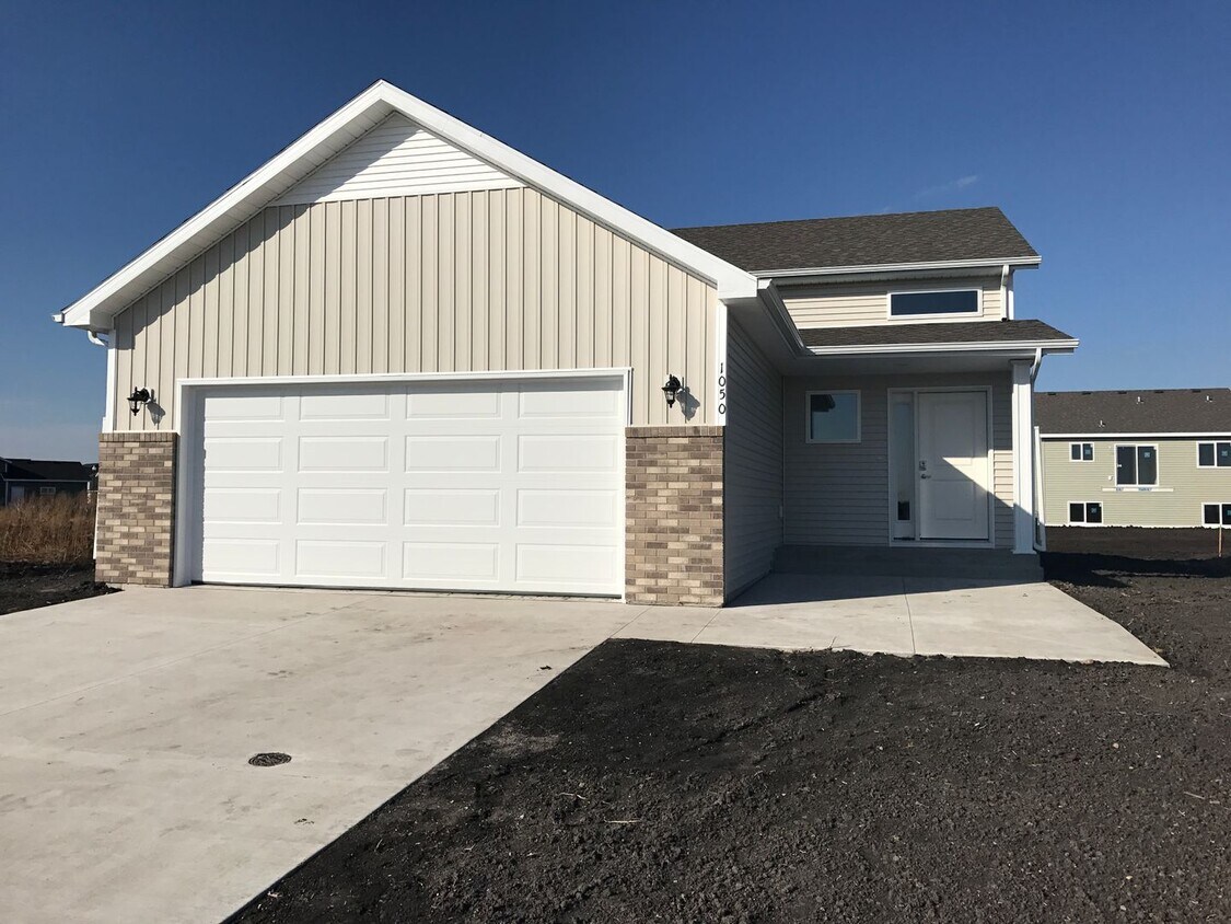 Foto principal - 1050 46th Ave S