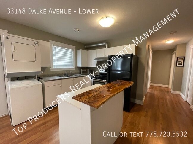 Building Photo - 2 Bedroom Ground Level Suite