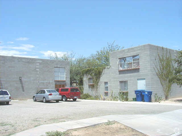 Building Photo - 1250 E Manlove St