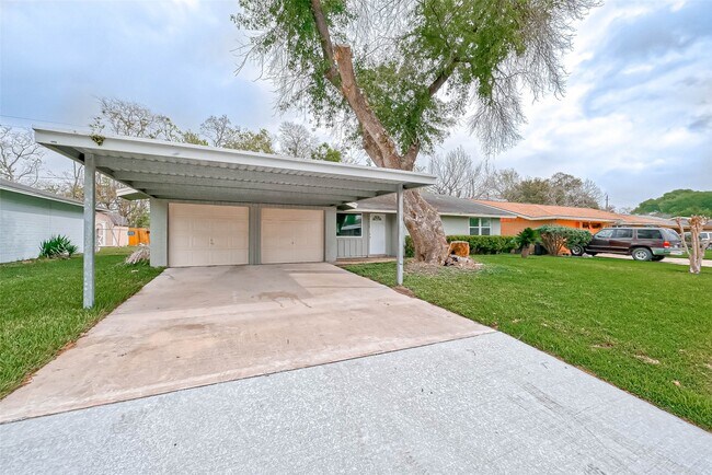 Foto del edificio - 4418 Knotty Oaks Trail