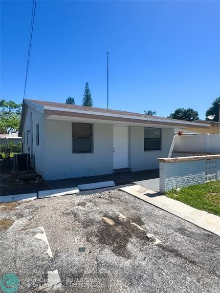 Foto principal - 2647 NW 20th St