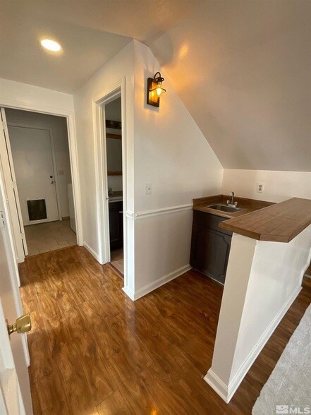 Foto del edificio - 3268 Bunker Hill Ln