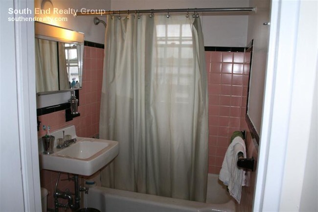 Foto del edificio - 932 Massachusetts Ave