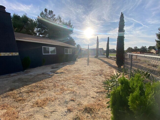 Building Photo - Littlerock Remodeled 3+2