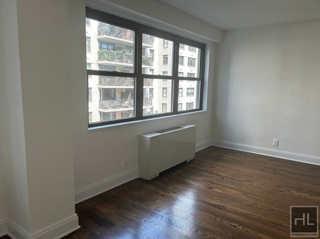 Building Photo - East 89 Street