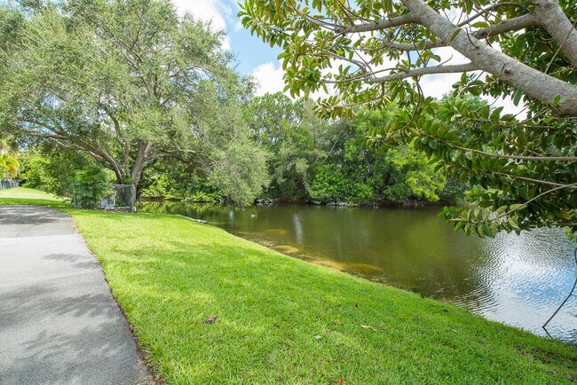 Foto del edificio - 6654 Sweet Maple Ln