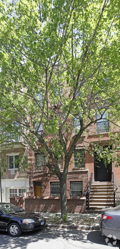 Primary Photo - 77 Carroll St