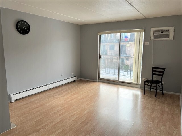 Foto del edificio - 234 Shorewood Dr