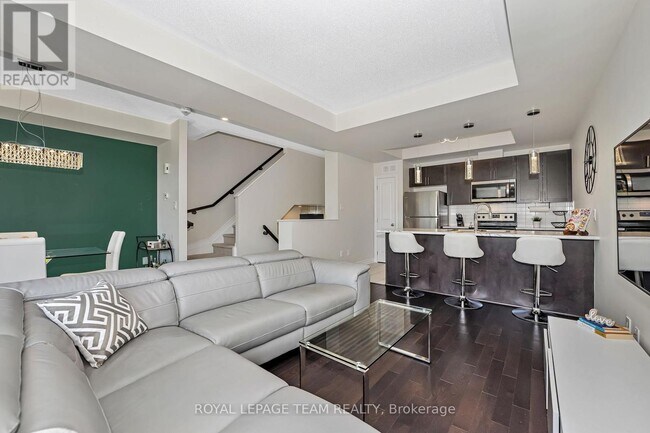 Photo du bâtiment - 887 Kilbirnie Dr