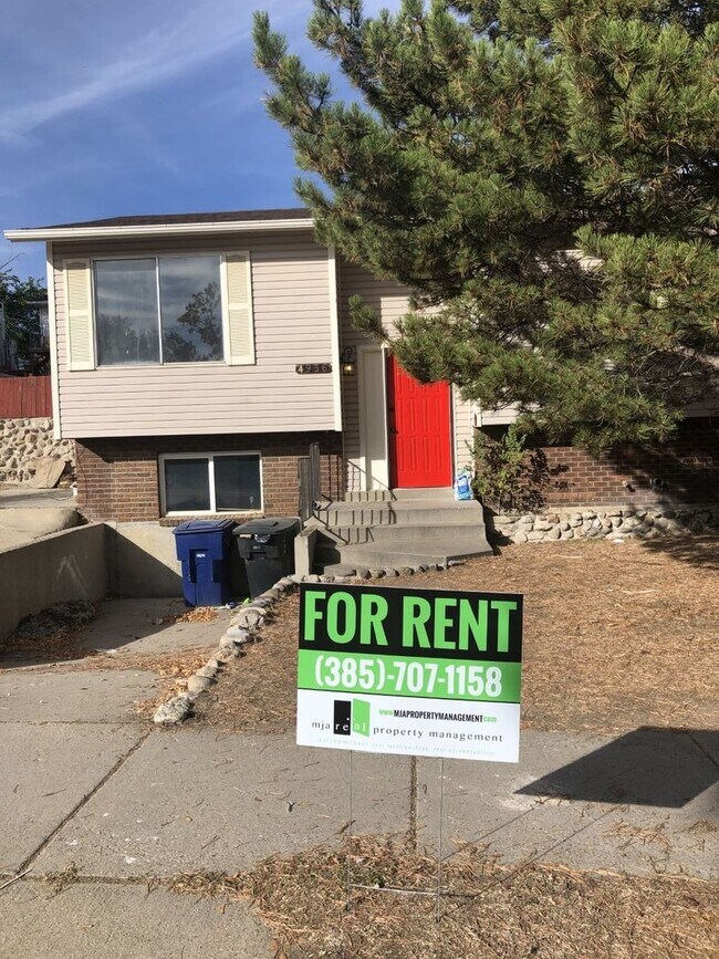 Building Photo - HUGE 6 bed 2 bath fully remodeled Kearns home is a MUST SEE!!