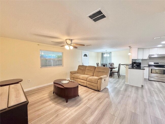 Building Photo - 126 Flamingo Dr