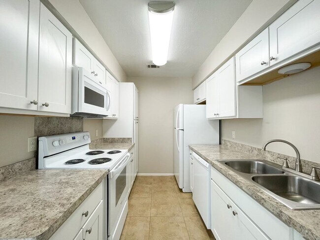 Foto del edificio - Charming 2-Bedroom Duplex with Modern Upgrades in Pecan Ridge!