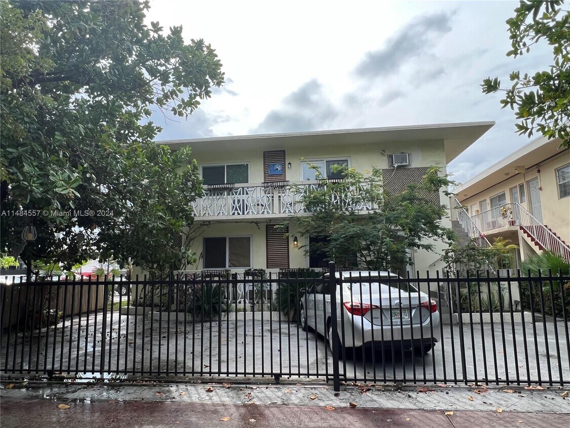 626 Meridian Ave Unit 2, Miami Beach, FL 33139 Condo for Rent in