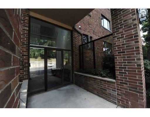 Building Photo - 10 Ledgewood Way